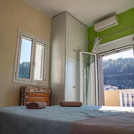 Near Olympia Aparthotel 3*