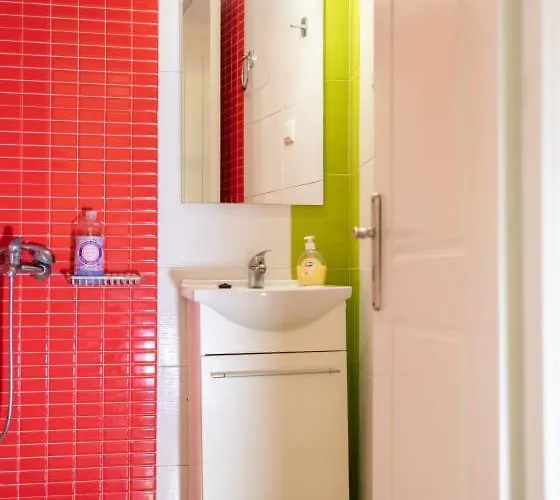 Near Olympia Lägenhetshotell 3*