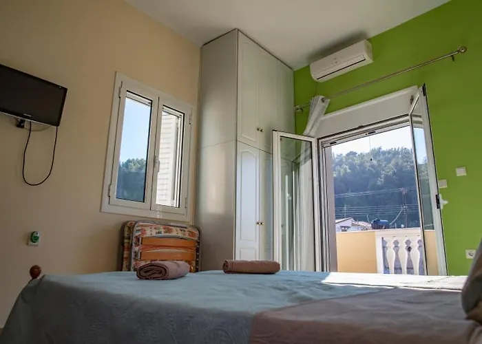 Near Olympia Ξενοδοχείο με διαμερίσματα 3*